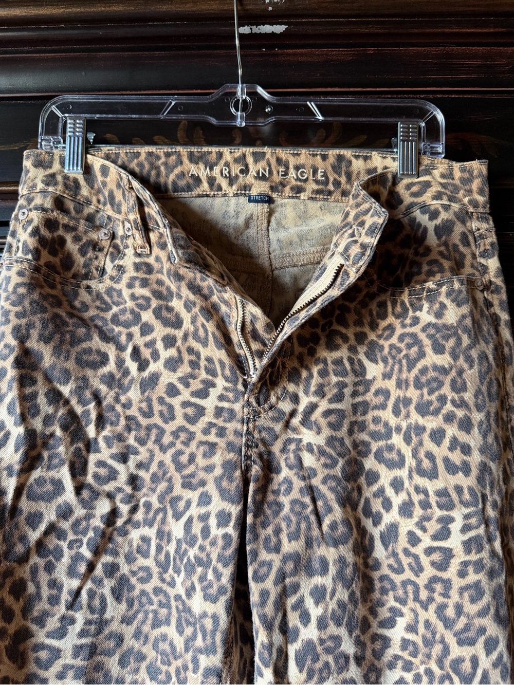 American Eagle Stretch Leopard Low-Rise Baggy Wide-Leg Pants - Picture 9 of 16